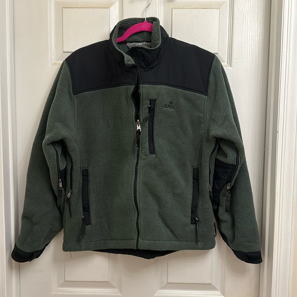 Women’s Large EMS zip up fleece - beautiful green 💚 & black!